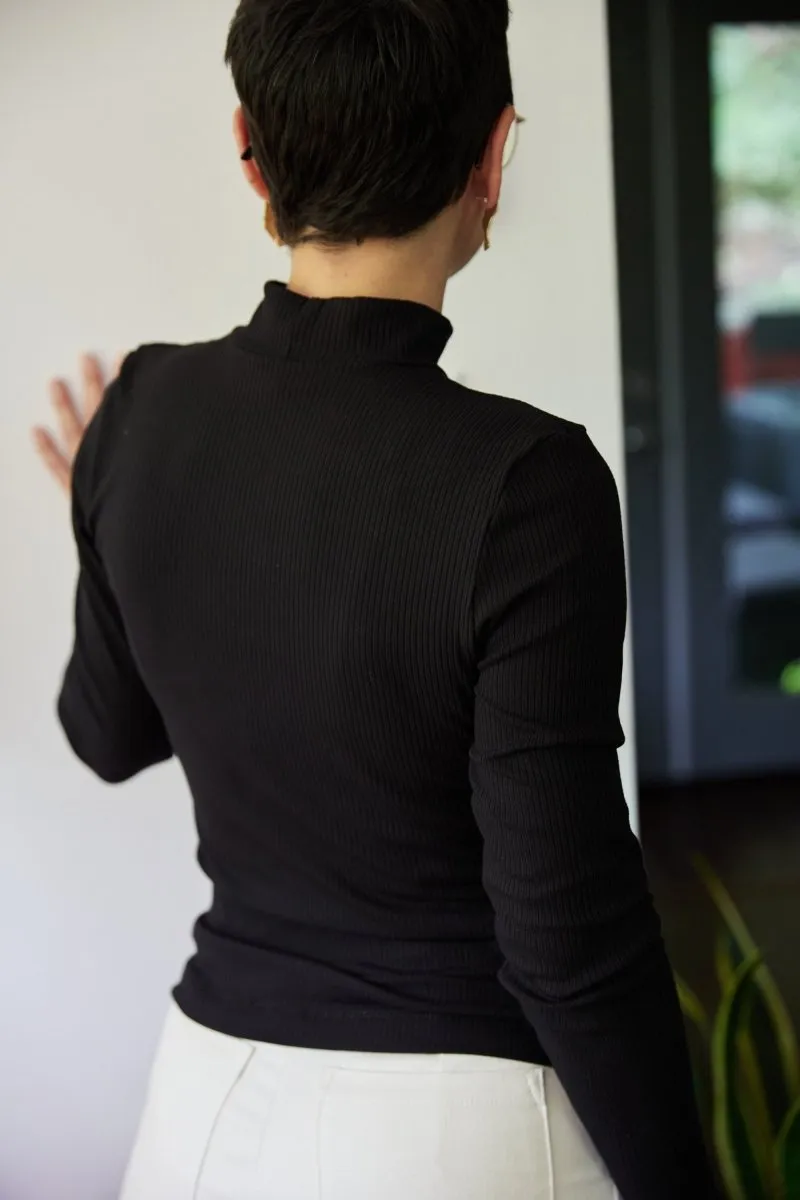 Birds of North America Nunchie Top (Black)